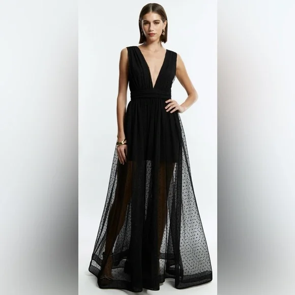 Women's Amal Pleated Plunging Gown in Black / 4 | Bcbgmaxazria